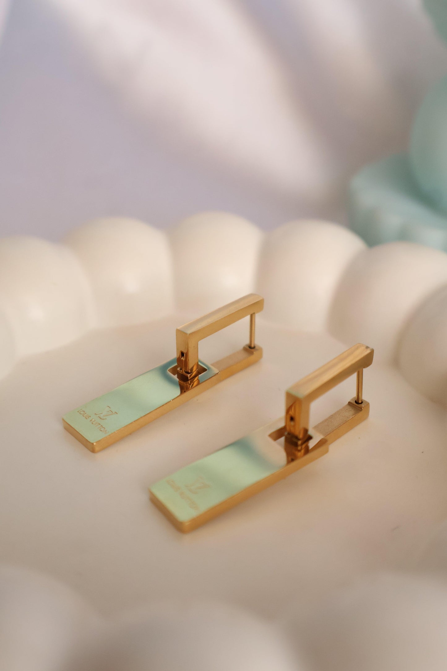 Aura LV Earring