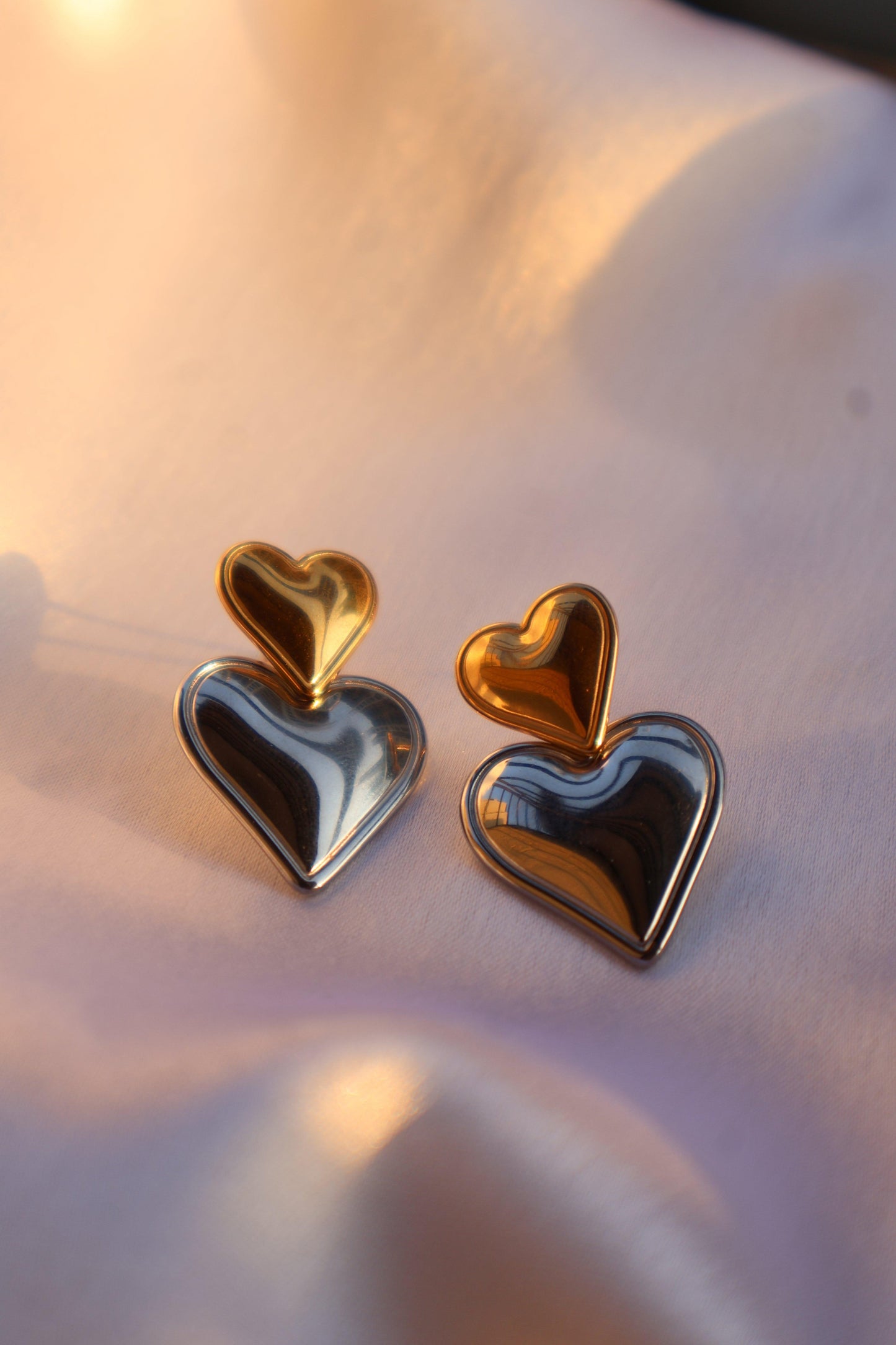 Aura Dual Shades Of Love