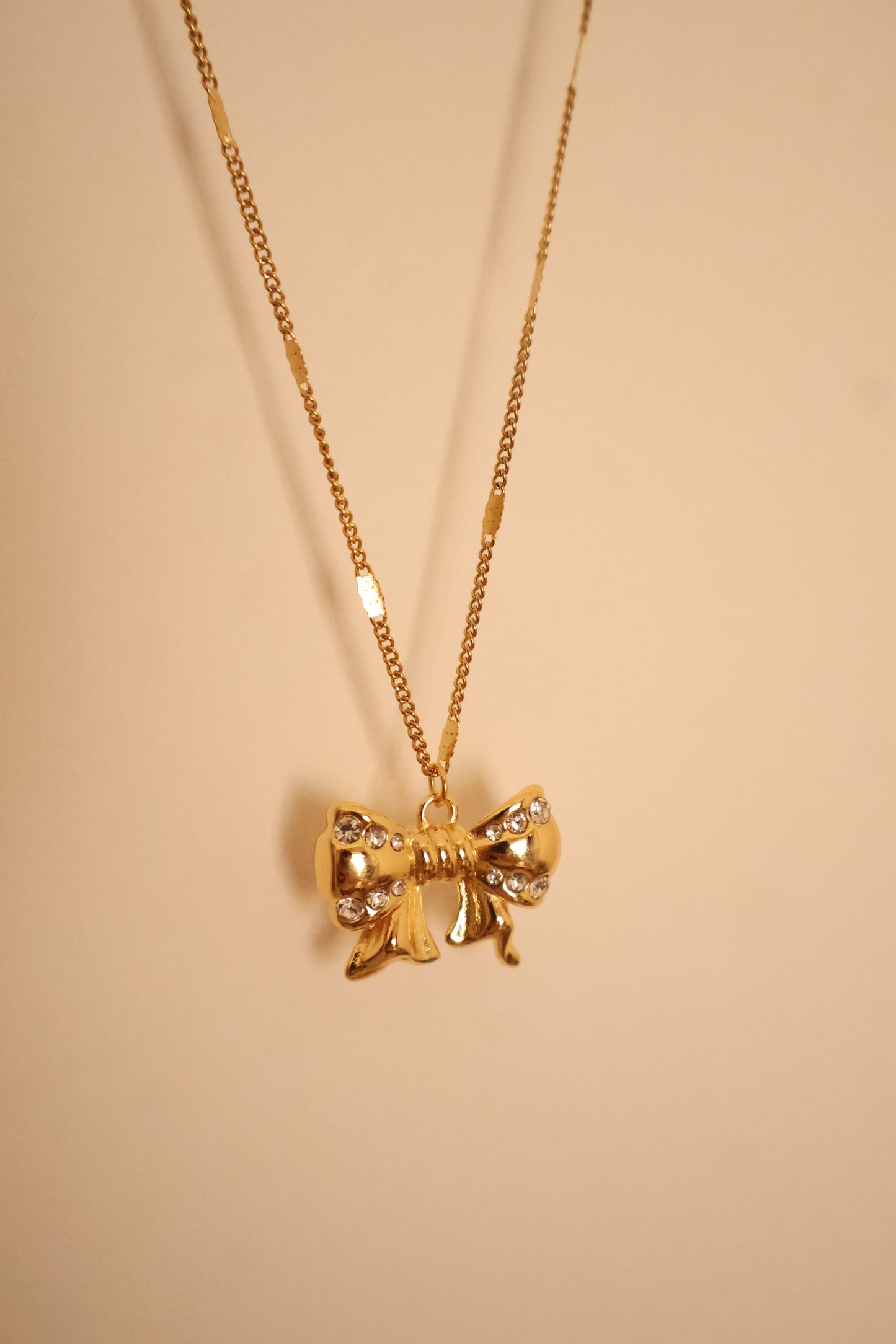 pinteresty coded bow necklace