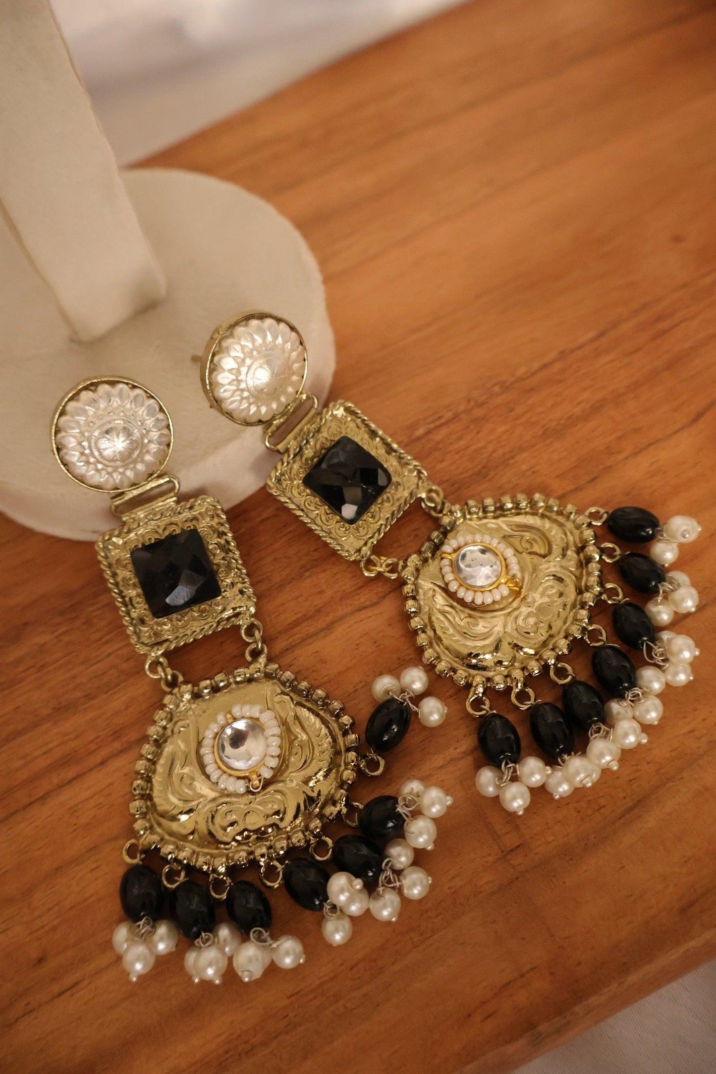 Heena Earring Black & green