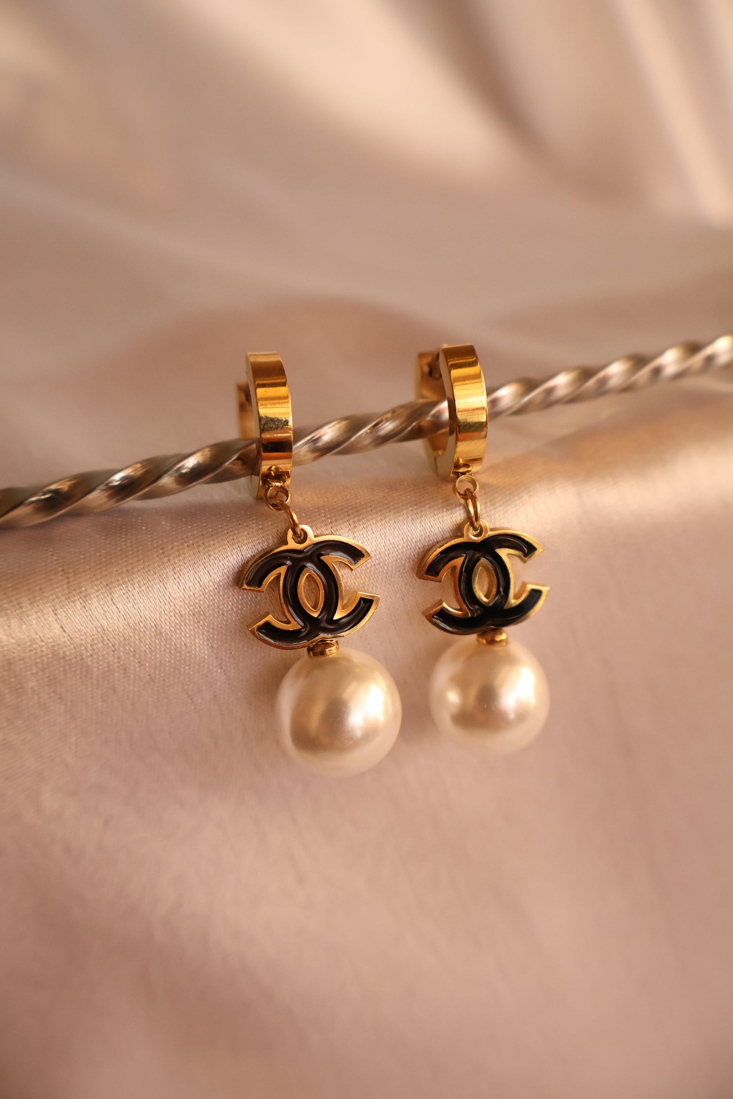 Luxe Channel Earring