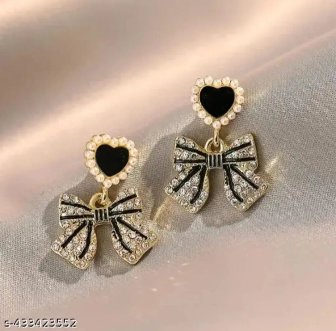 Noir Heart Korean Earring