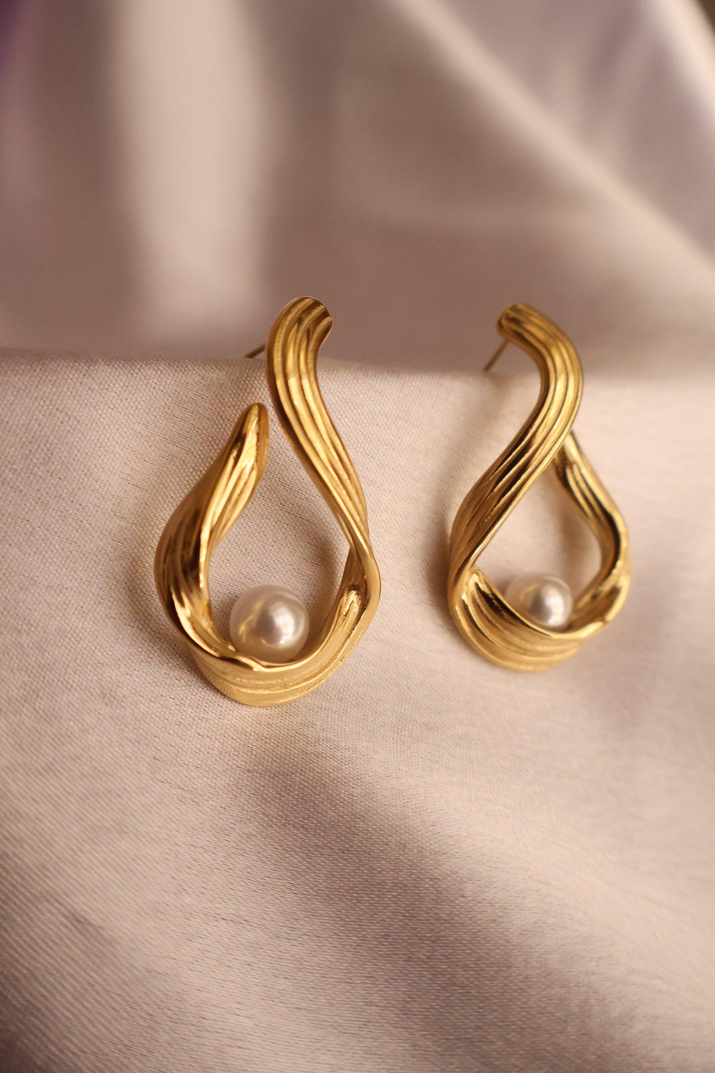 Pearl Maze Earring