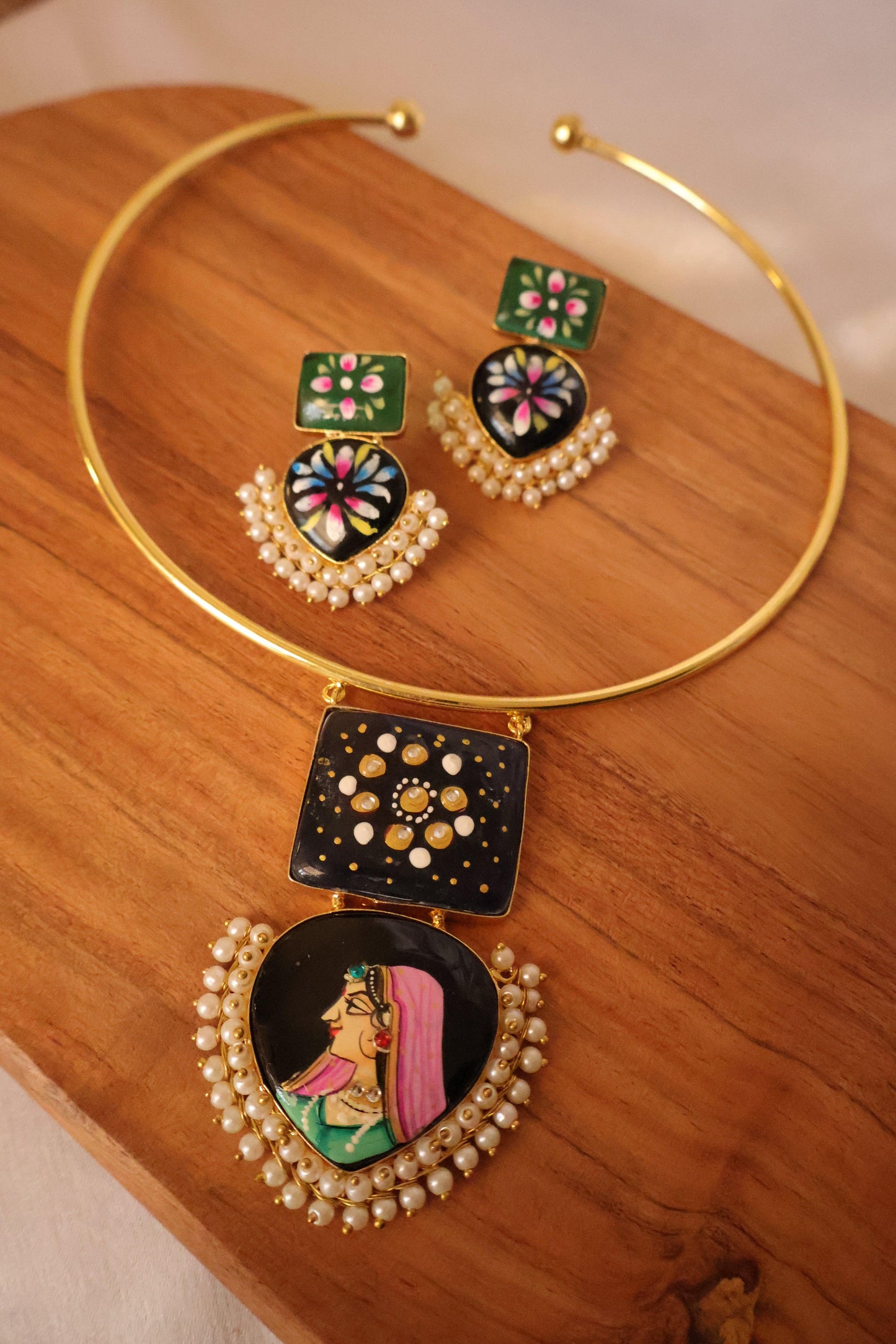 Rukmini Hasli set